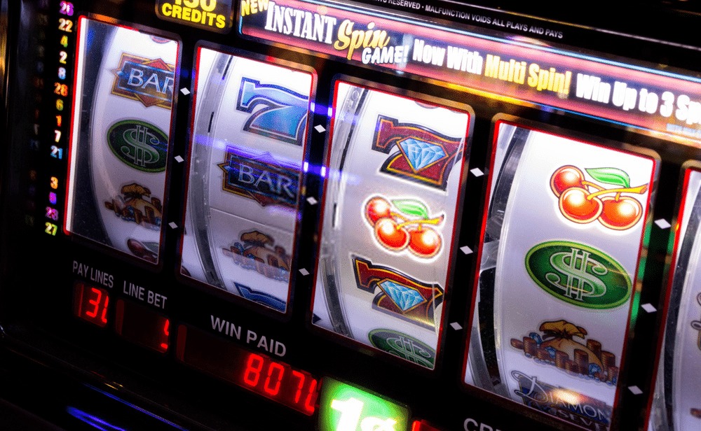 THE RISK-REWARD RATIO OF ONLINE SLOT GAMES